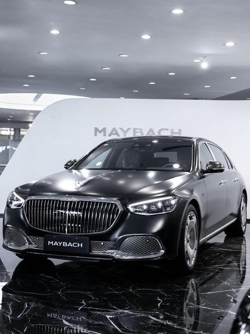 成都73岚图汽车的售后服务让用户无忧出行，迈巴赫未来的豪华车趋势