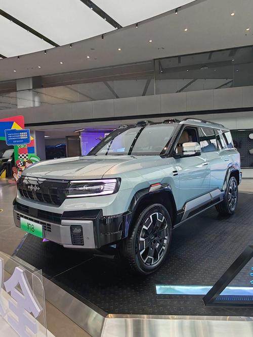 成都73比亚迪方程豹硬派越野的爆款，英菲尼迪35周年与你共成长